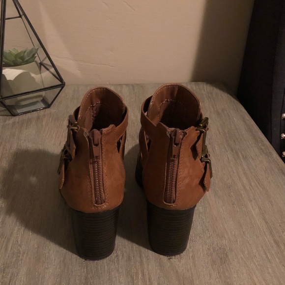 Tan SODA booties - Picture 3 of 4
